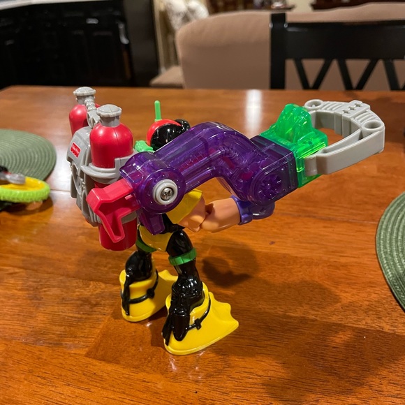 Vintage 1999 Rescue Hero, Gil Gripper, Scuba Diver with accessories. - Picture 7 of 7